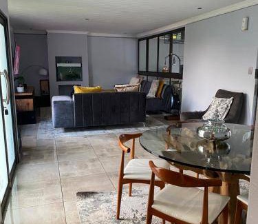 Hartbeespoort Villa | 1000 m² Villa ∙ 3 bedrooms ∙ 6 guests