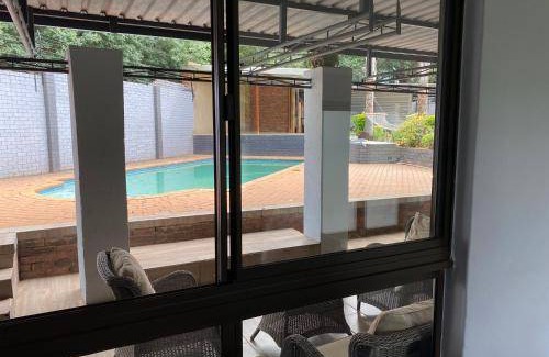 Hartbeespoort Villa | 1000 m² Villa ∙ 3 bedrooms ∙ 6 guests