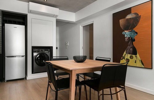 Victoria and Alfred Waterfront House | 1003 Icon Luxury APT by HMH
