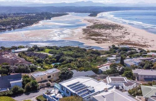 Plettenberg Bay Bed & Breakfast | 1004 m² Bed and breakfast ∙ 5 bedrooms ∙ 10 guests
