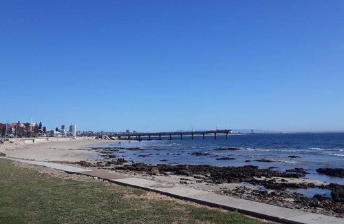 Pollok Beach Apartment | 101 m² Apartment ∙ 2 bedrooms ∙ 5 guests