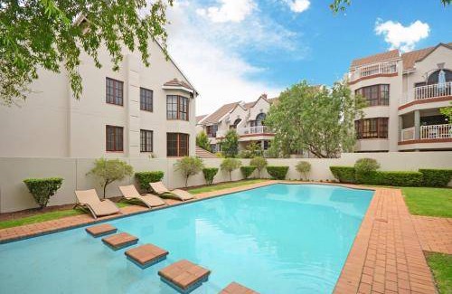 Greater Johannesburg Metropolitan Area Apartment | 102 m² Apartment ∙ 2 bedrooms ∙ 6 guests