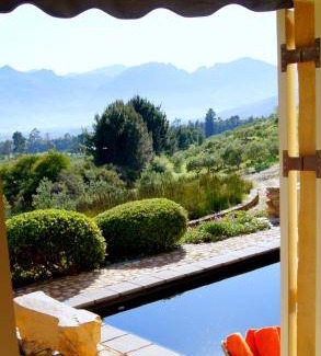 Cape Winelands Villa | 105 m² Villa ∙ 2 bedrooms ∙ 4 guests