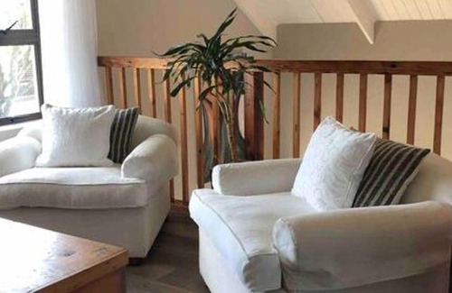 Port Elizabeth Villa | 105 m² Villa ∙ 2 bedrooms ∙ 5 guests