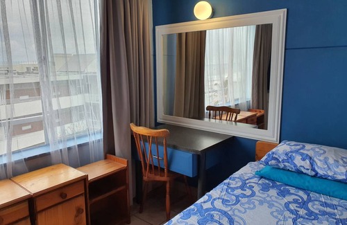 Margate Beach Apartment | 108 m² Apartment ∙ 2 bedrooms ∙ 6 guests
