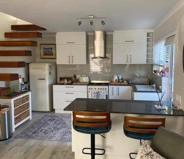 Somerset West Apartment | 109 m² Apartment ∙ 1 bedroom ∙ 2 guests