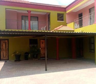 Vereeniging Bed & Breakfast | 12 m² Bed and breakfast ∙ 2 guests