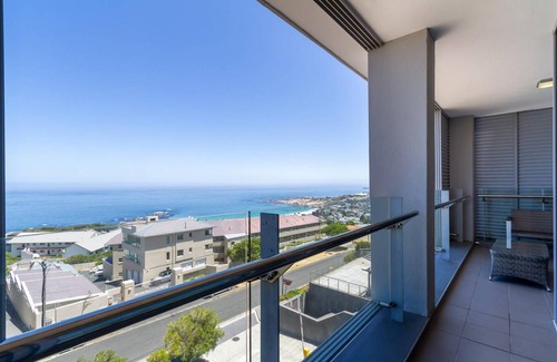 Camps Bay Apartment | 120 m² Apartment ∙ 1 bedroom ∙ 6 guests