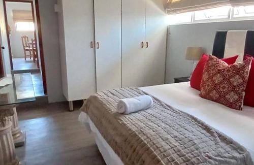 Franskraal Apartment | 120 m² Apartment ∙ 2 bedrooms ∙ 4 guests