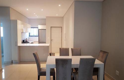 Sandown Apartment | 120 m² Apartment ∙ 2 bedrooms ∙ 4 guests