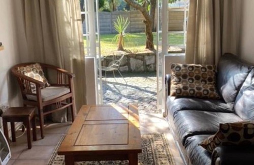 Greater Johannesburg Metropolitan Area Bed & Breakfast | 120 m² Bed and breakfast ∙ 2 bedrooms ∙ 127 guests