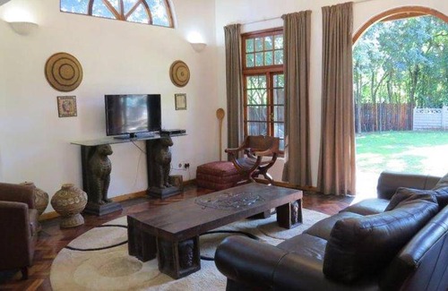 Greater Johannesburg Metropolitan Area Bed & Breakfast | 120 m² Bed and breakfast ∙ 2 bedrooms ∙ 127 guests