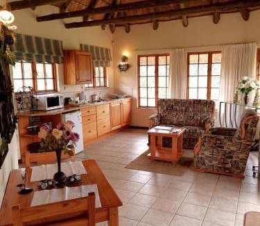 Fort Nottingham Ski Chalet | 120 m² Chalet ∙ 2 bedrooms ∙ 4 guests