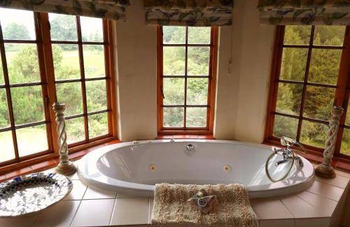 Fort Nottingham Ski Chalet | 120 m² Chalet ∙ 2 bedrooms ∙ 4 guests
