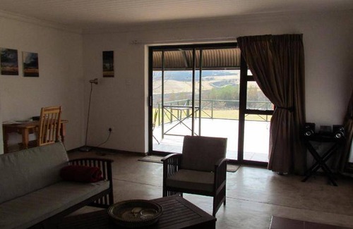 Fouriesburg House | 120 m² Farmhouse ∙ 4 bedrooms ∙ 8 guests