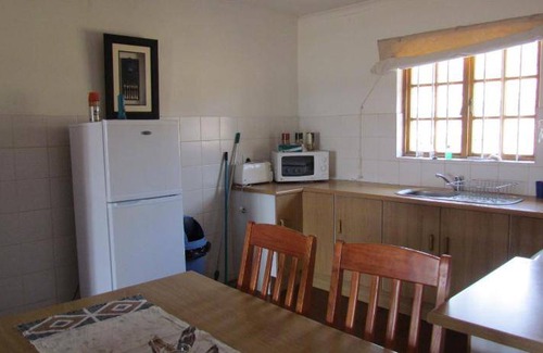 Fouriesburg House | 120 m² Farmhouse ∙ 4 bedrooms ∙ 8 guests