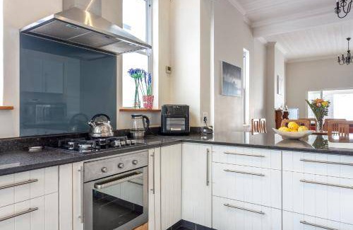 Redhill House | 120 m² House ∙ 2 bedrooms ∙ 4 guests