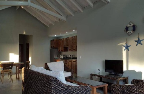 Port Nolloth Ski Chalet | 122 m² Chalet ∙ 2 bedrooms ∙ 4 guests