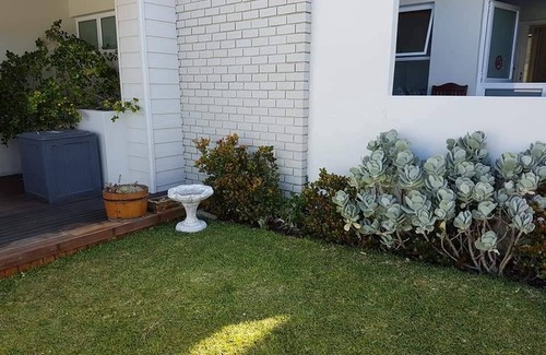 L'Agulhas Bed & Breakfast | 125 m² Bed and breakfast ∙ 2 bedrooms ∙ 127 guests