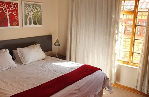 Bloemfontein House | 125 m² House ∙ 2 bedrooms ∙ 4 guests