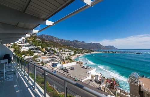 Clifton Apartment | 13 Dunmore : Pam Golding Properties