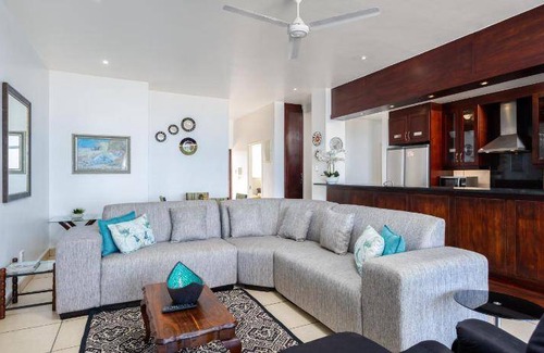 Margate Beach Apartment | 130 m² Apartment ∙ 4 bedrooms ∙ 8 guests