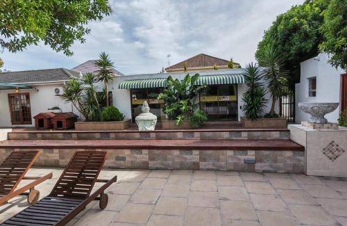 Rondebosch Apartment | 130 m² Apartment ∙ 2 bedrooms ∙ 4 guests