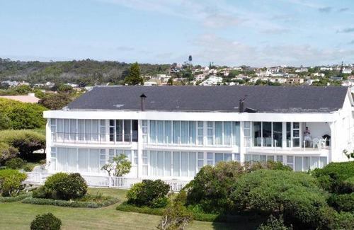 Robberg Beach Apartment | 140 m² Apartment ∙ 3 bedrooms ∙ 6 guests