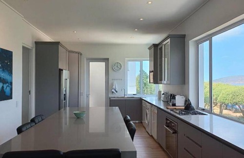 Robberg Beach Apartment | 140 m² Apartment ∙ 3 bedrooms ∙ 6 guests