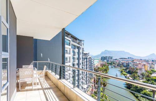 Century City Apartment | 140 m² Apartment ∙ 3 bedrooms ∙ 7 guests