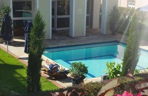 Kalk Bay House | 140 m² House ∙ 2 bedrooms ∙ 4 guests