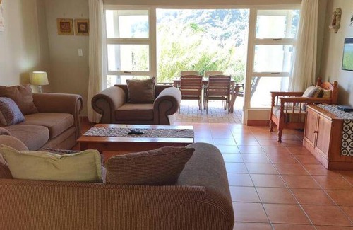 Port Edward Villa | 140 m² Villa ∙ 3 bedrooms ∙ 6 guests