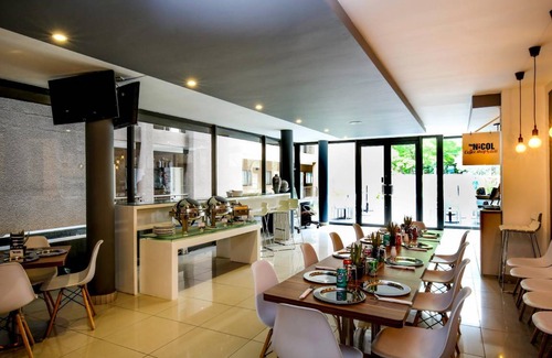 Bedfordview Apartment | 140 m² Serviced apartment ∙ 3 bedrooms ∙ 6 guests