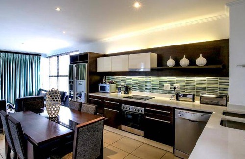Bedfordview Apartment | 140 m² Serviced apartment ∙ 3 bedrooms ∙ 6 guests