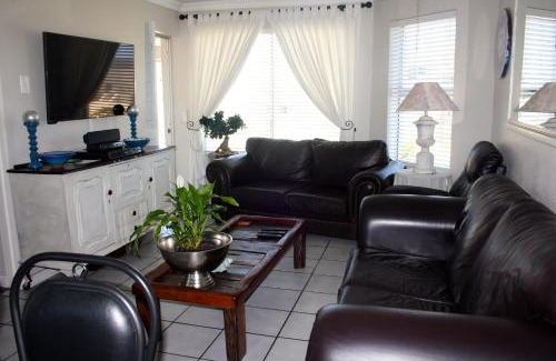 Hermanus Apartment | 142 hermanus beach club