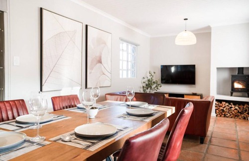 Stellenbosch House | 145 m² House ∙ 3 bedrooms ∙ 6 guests