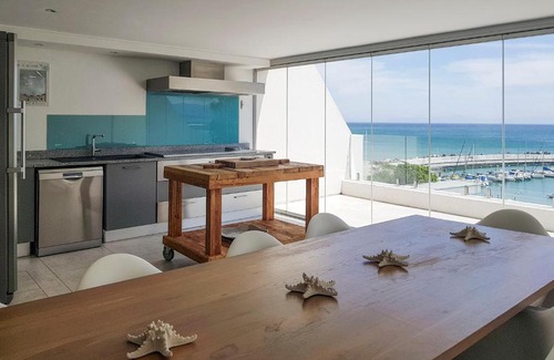 Gordons Bay Central Apartment | 15 Gordonia