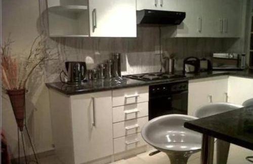 Greater Johannesburg Metropolitan Area Apartment | 15 m² Apartment ∙ 2 bedrooms ∙ 6 guests
