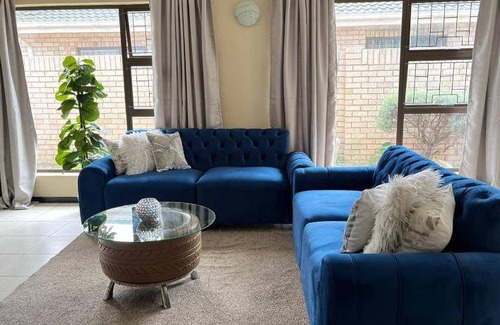 Summerstrand House | 15 m² House ∙ 6 bedrooms ∙ 10 guests