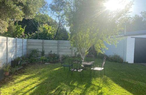Beaufort West Apartment | 150 m² Apartment ∙ 2 bedrooms ∙ 4 guests