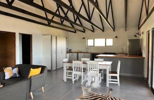 Broederstroom Apartment | 150 m² Apartment ∙ 2 bedrooms ∙ 4 guests