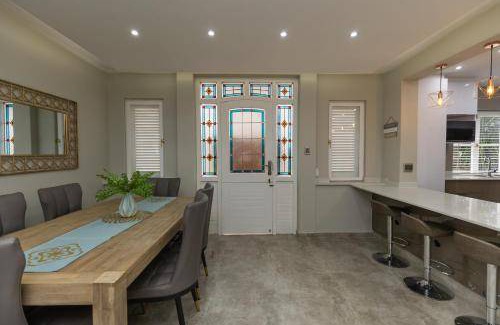 Port Edward Apartment | 150 m² Apartment ∙ 3 bedrooms ∙ 6 guests