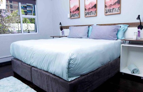 Southernwood Apartment | 150 m² Apartment ∙ 5 bedrooms ∙ 10 guests