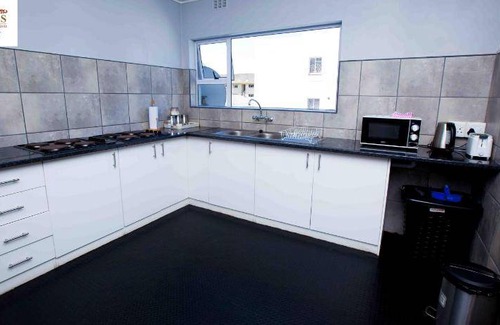 Southernwood Apartment | 150 m² Apartment ∙ 5 bedrooms ∙ 10 guests