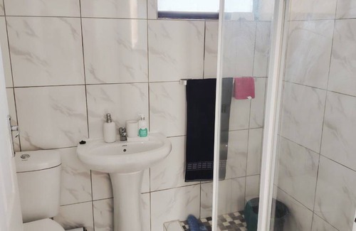 Amanzimtoti Apartment | 150 m² Apartment ∙ 3 bedrooms ∙ 10 guests
