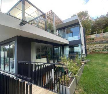 Constantia Apartment | 150 m² Apartment ∙ 3 bedrooms ∙ 6 guests