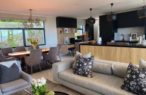 Constantia Apartment | 150 m² Apartment ∙ 3 bedrooms ∙ 6 guests