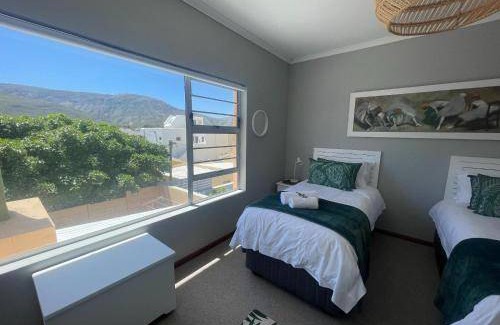 Kleinmond Bed & Breakfast | 150 m² Bed and breakfast ∙ 3 bedrooms ∙ 6 guests