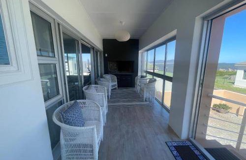 Kleinmond Bed & Breakfast | 150 m² Bed and breakfast ∙ 3 bedrooms ∙ 6 guests