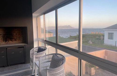 Kleinmond Bed & Breakfast | 150 m² Bed and breakfast ∙ 3 bedrooms ∙ 6 guests